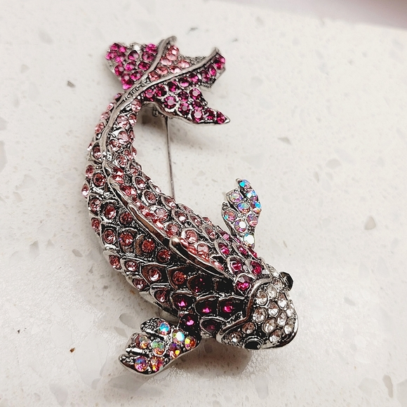 Sparkling 3-D Koi Fish Pendant Necklace NWT - Picture 5 of 12